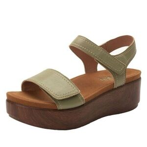 Alegria Tamsyn Platform Sandal